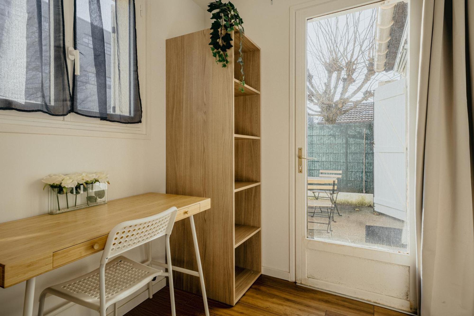 Charmante Maison Avec Jardin Sans Vis-A-Vis Saint-Fons Bagian luar foto